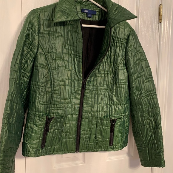 Great jacket for work or play - Picture 2 of 3